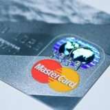 Carta di credito e pagamento frazionato: chi lo offre senza commissioni?