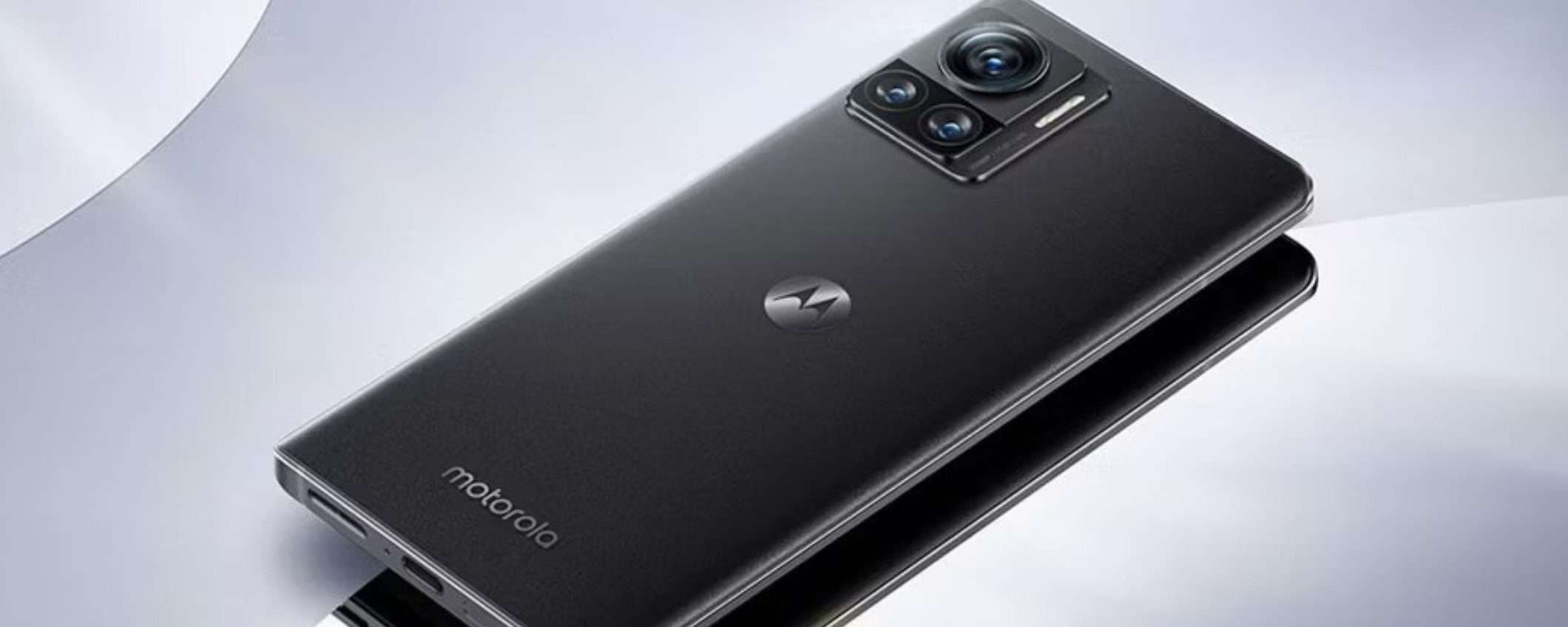 Gli smartphone Motorola che riceveranno Android 13