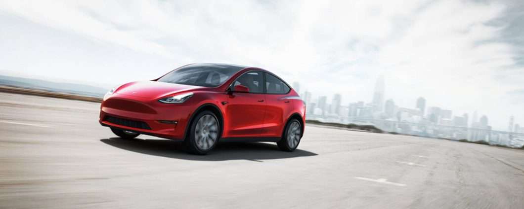 Acquistare una Tesla ora è più facile con le soluzioni FCA Bank