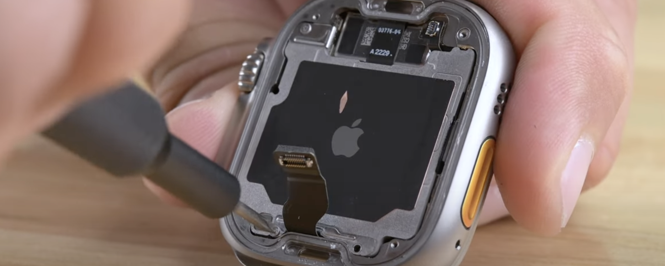 Apple Watch Ultra: è resistente, ma difficile da riparare