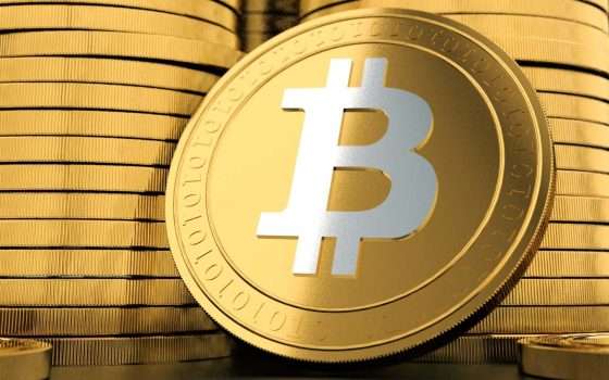Bitcoin vola e torna a superare i 30000 dollari