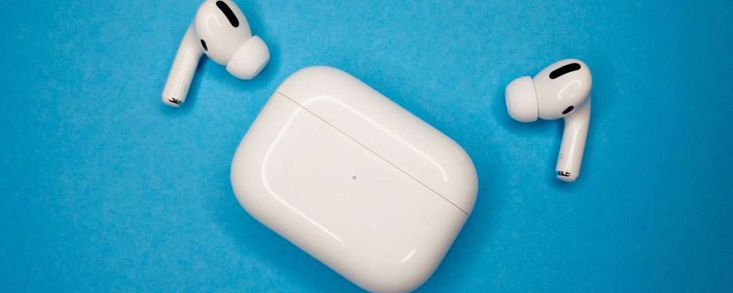 Apple: in arrivo AirPods con touchscreen sulla custodia?