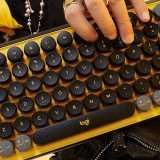 Logitech POP Keys: la tastiera è in forte sconto