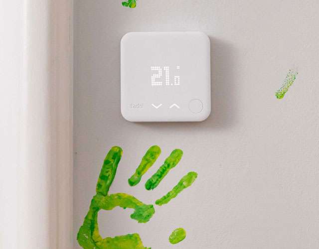 Il Kit Base di tado° per il risparmio energetico con termostato intelligente e Internet Bridge