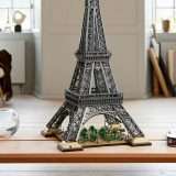 Tour Eiffel in versione LEGO: enorme e bellissima