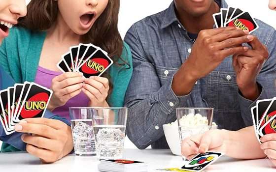 Amazon gioca +4: UNO in forte sconto al Black Friday