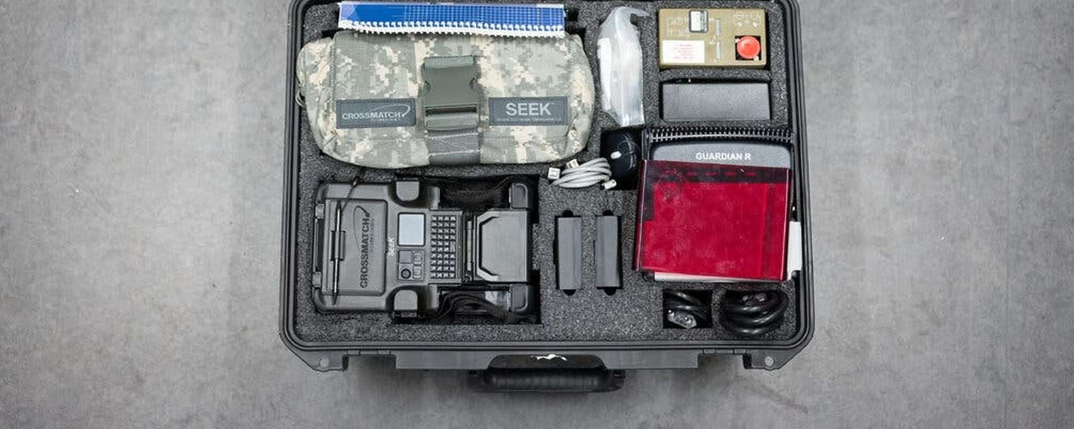 Dispositivi militari con dati biometrici venduti su eBay