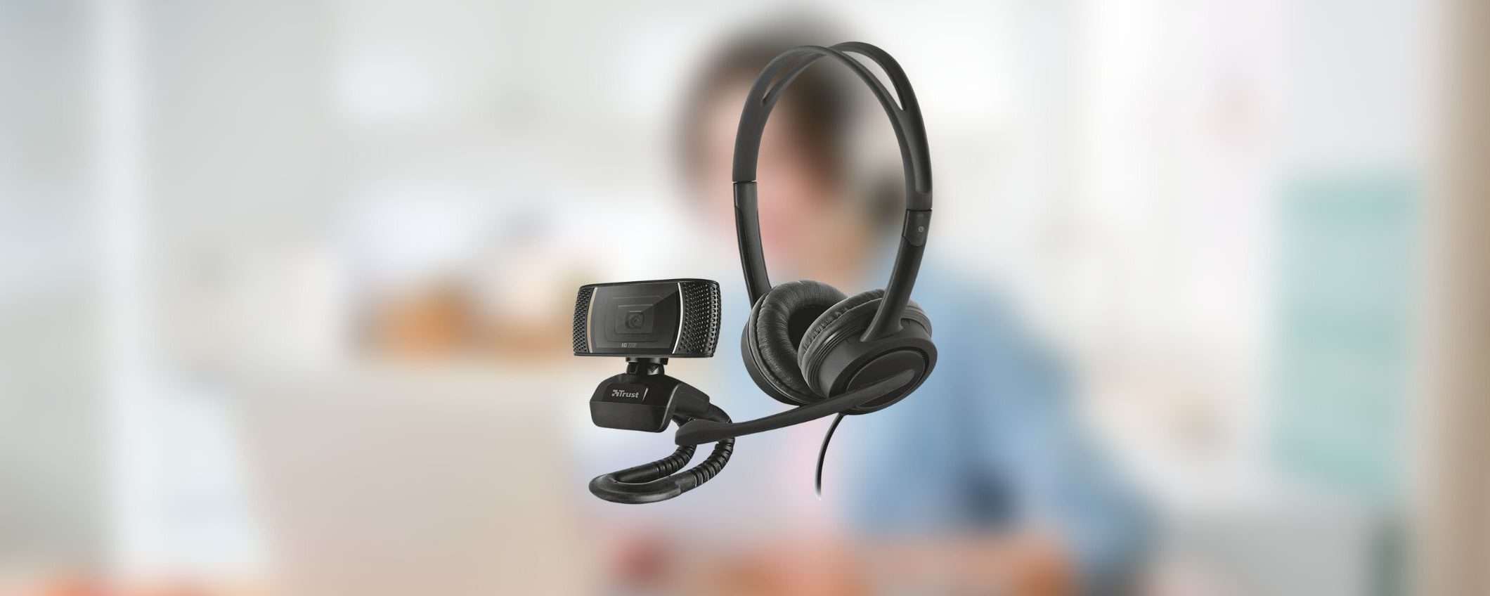 Set Trust con Webcam e Cuffie: solo 15 euro su Amazon (-73%)