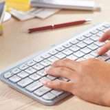 Logitech MX Keys Mini: tastiera compatta e personalizzabile (-38%)