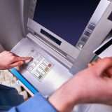 Preleva gratis in tutto il mondo con questa carta a canone zero