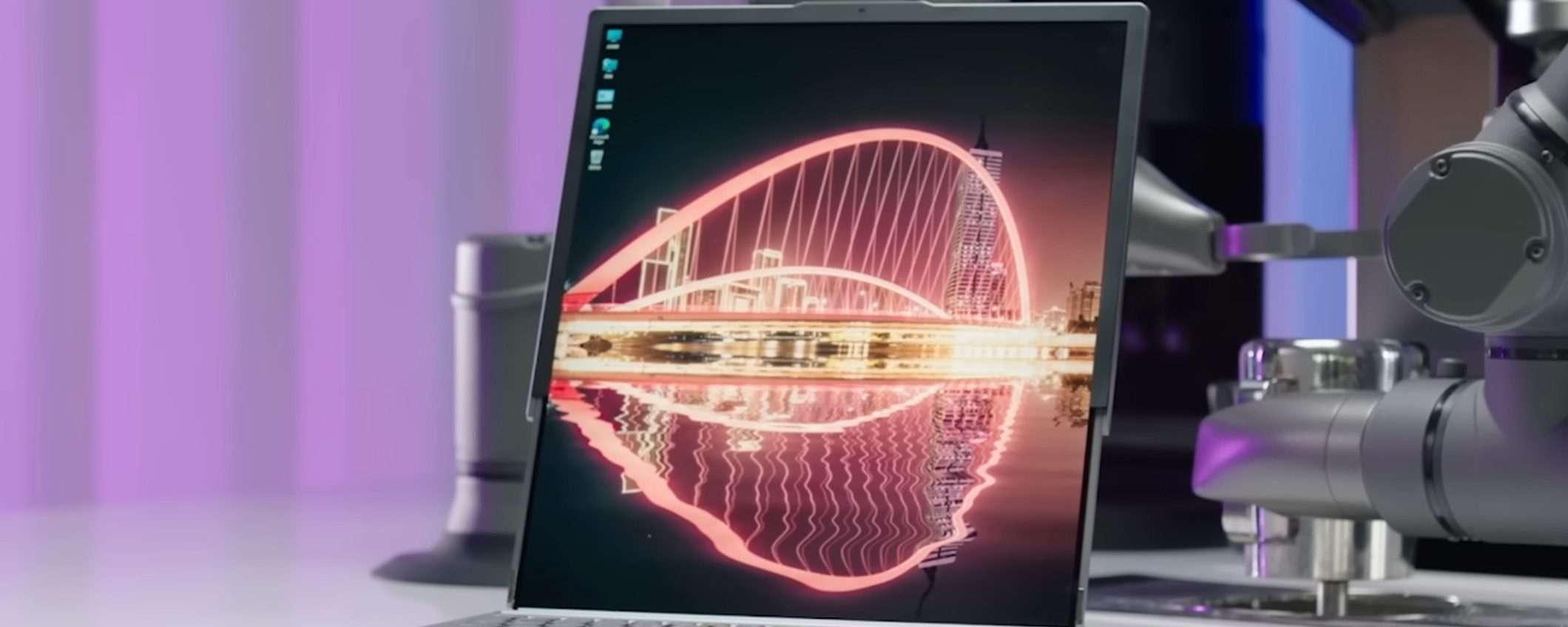 MWC 2023: notebook Lenovo con schermo arrotolabile