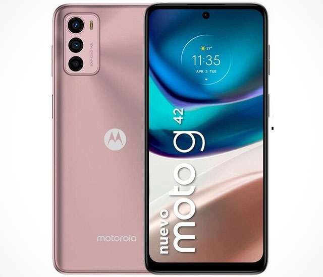 Lo smartphone Motorola Moto G42 nella colorazione Metallic Rosé