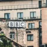 Anche la BBC chiede di cancellare TikTok