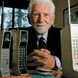 Il cellulare compie 40 anni: vi ricordate del 