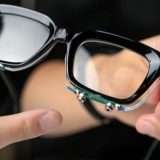 Questi occhiali con IA possono leggere il labiale