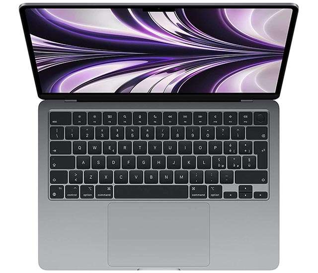 Il MacBook Air con Apple M2 nella colorazione Grigio siderale