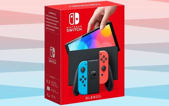 Nintendo Switch OLED Blu e Rosso: impossibile non acquistarla a 287€ su eBay