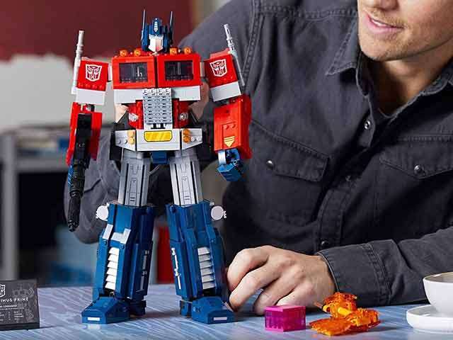 Il set LEGO 10302 Icons dedicato a Optimus Prime dei Transformers