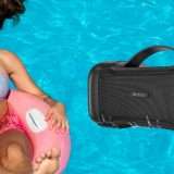 Festa in piscina? Porta con te questa cassa bluetooth in offerta su Amazon