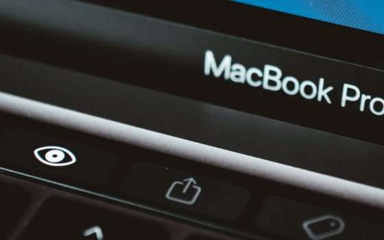 Apple: MacBook Pro OLED non prima del 2027