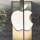 Apple rimuove oltre 100 app IA dallo store cinese