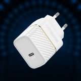 Caricatore USB-C PD 30W: approfitta dello sconto Amazon (-45%)