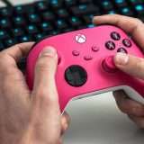 Controller ufficiale Xbox in OFFERTA nella colorazione Deep Pink (-20%)