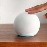 L'offerta sul nuovo Echo Dot, anche con orologio