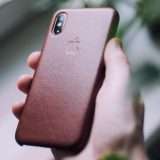 iPhone 15: custodie in tessuto invece che in pelle