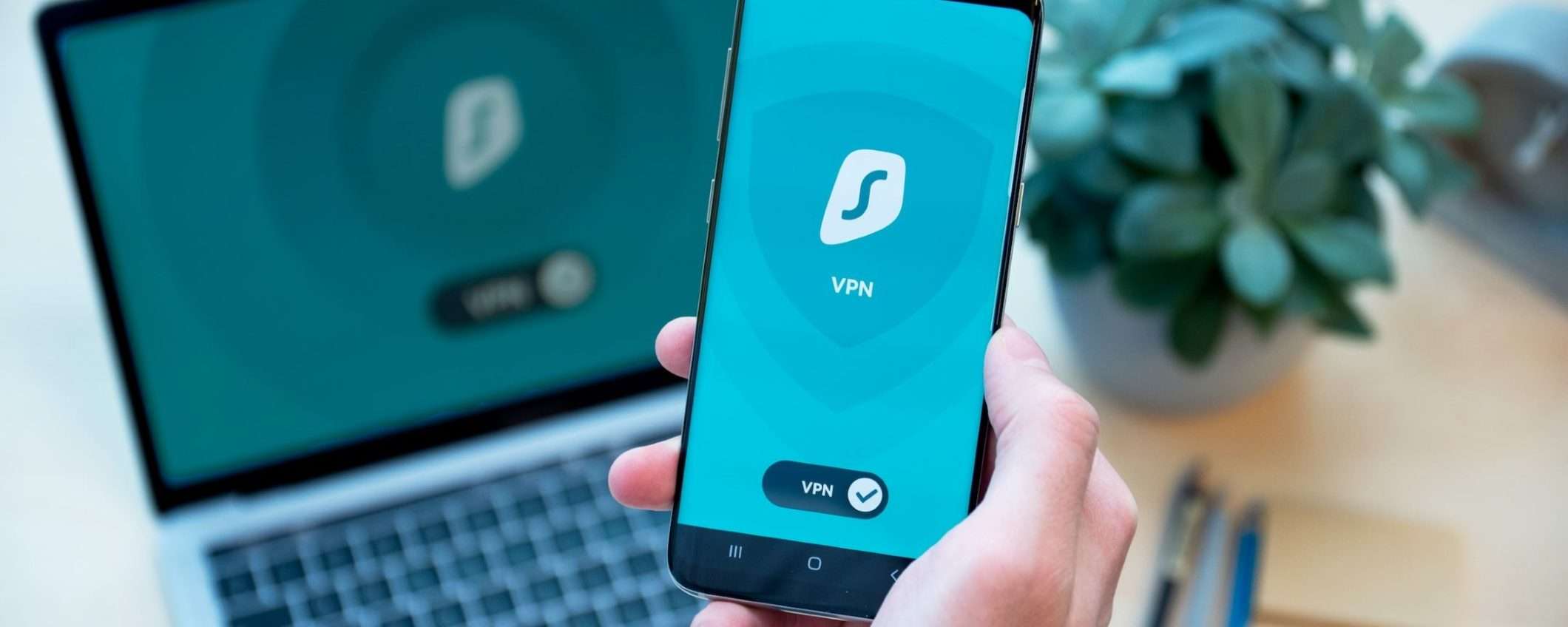 Surfshark VPN, offerta di Natale: 82% di sconto e 4 mesi gratis