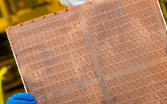 Intel svela il primo substrato in vetro per chip