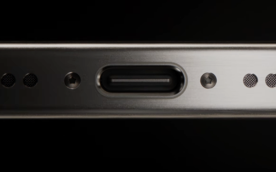 iPhone 15: la porta USB-C carica Apple Watch e AirPods