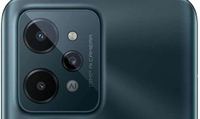 Smartphone Realme C31 tripla fotocamera