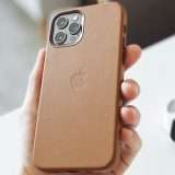 iPhone 15: nuove custodie premium FineWoven