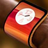 Motorola svela uno smartphone indossabile con IA