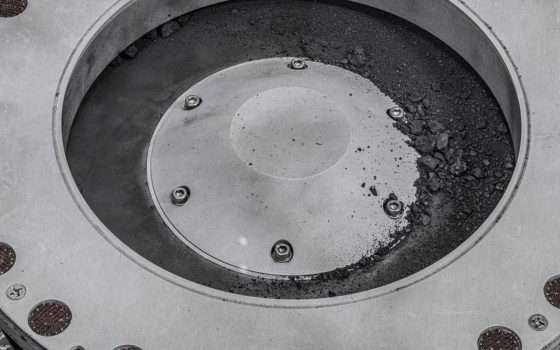 Carbone e acqua nel campione dell'asteroide Bennu