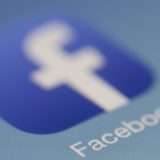 Adesivi Facebook: l’intelligenza artificiale produce immagini oscene