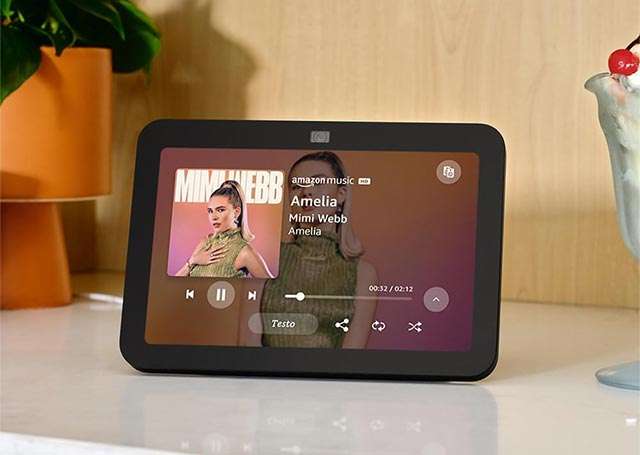 Il nuovo Echo Show 8 di Amazon: la terza generazione dello schermo intelligente con Alexa