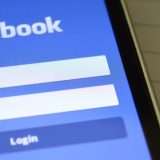 Facebook: presto disponibile un assistente AI per scrivere i post