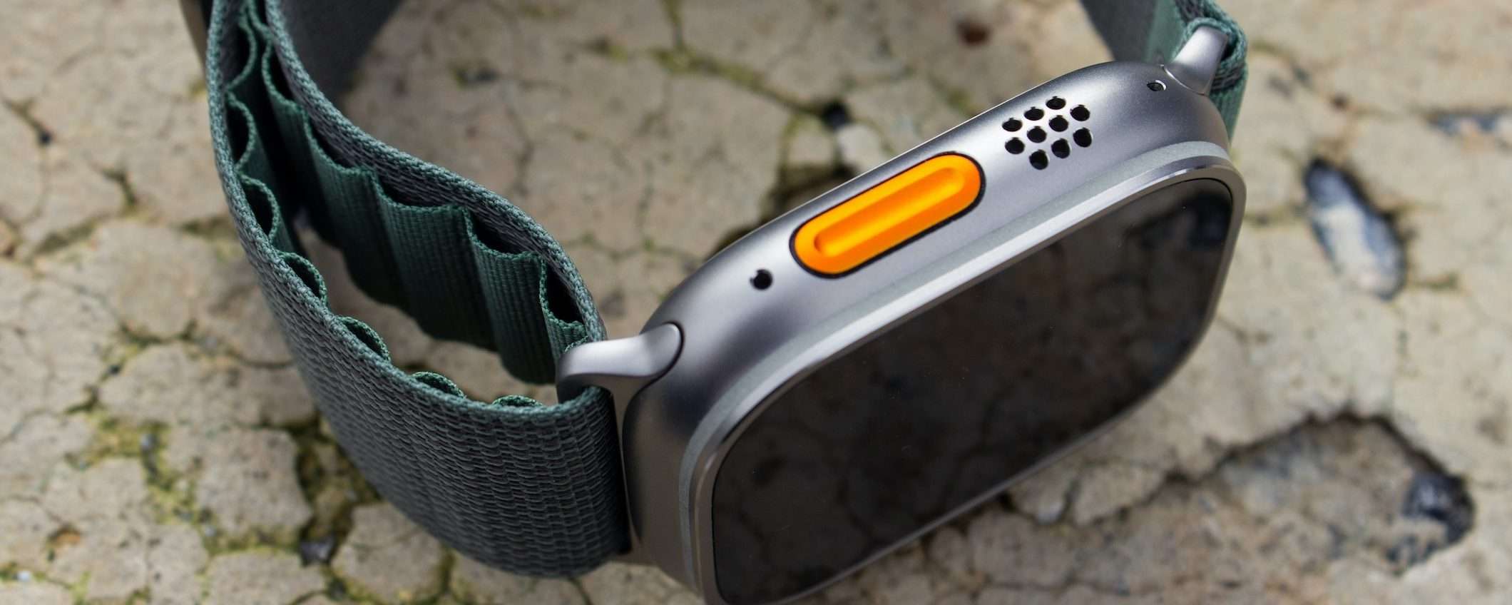 Apple Watch Ultra: il prototipo del cinturino per la versione nera