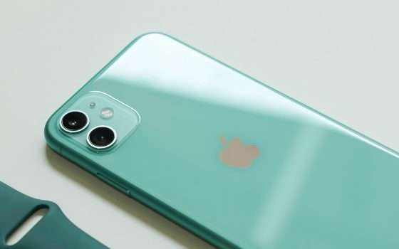 iPhone 16: vetro posteriore colorato come il modello attuale