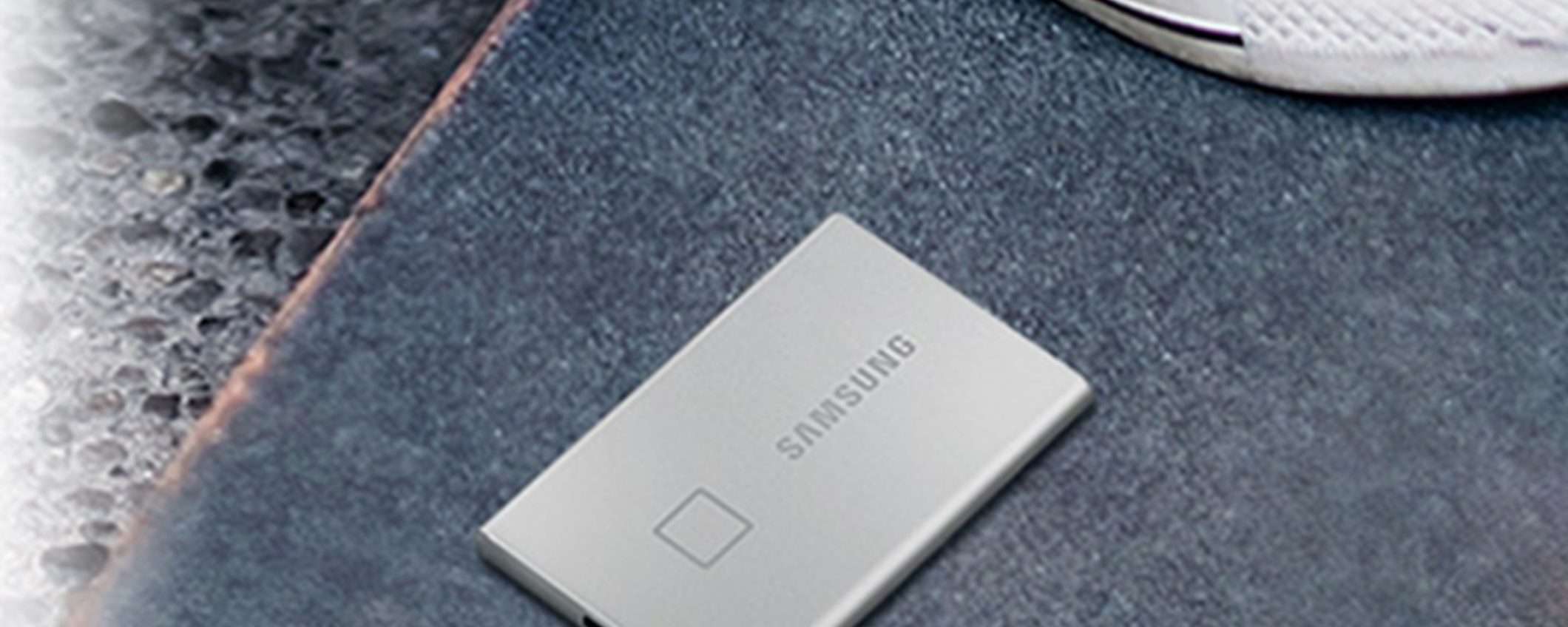 SSD esterno Samsung T7 Touch da 1TB scontato di ben 70€ su Amazon