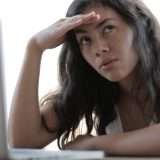 Riconoscere i deepfake: la sfida tra l’uomo e la macchina