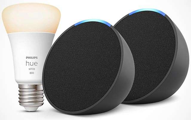 Due smart speaker Echo Pop con Alexa e la lampadina Philips Hue White in forte sconto