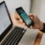 WhatsApp per iPhone introduce una funzione di verifica via e-mail