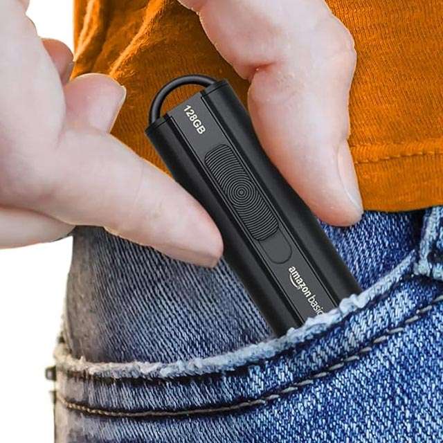 La pendrive USB 3.1 da 128 GB del marchio Amazon Basics