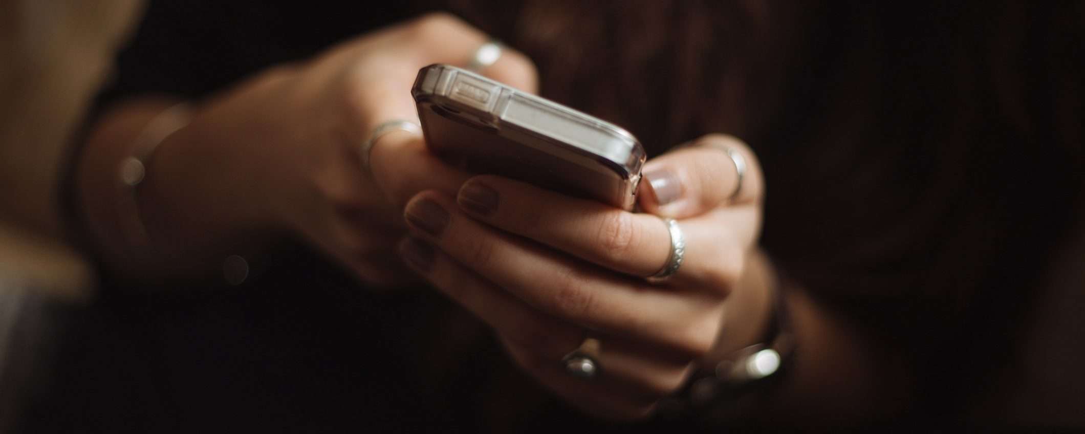 Gli smartphone spiano le conversazioni per inviare pubblicità mirate