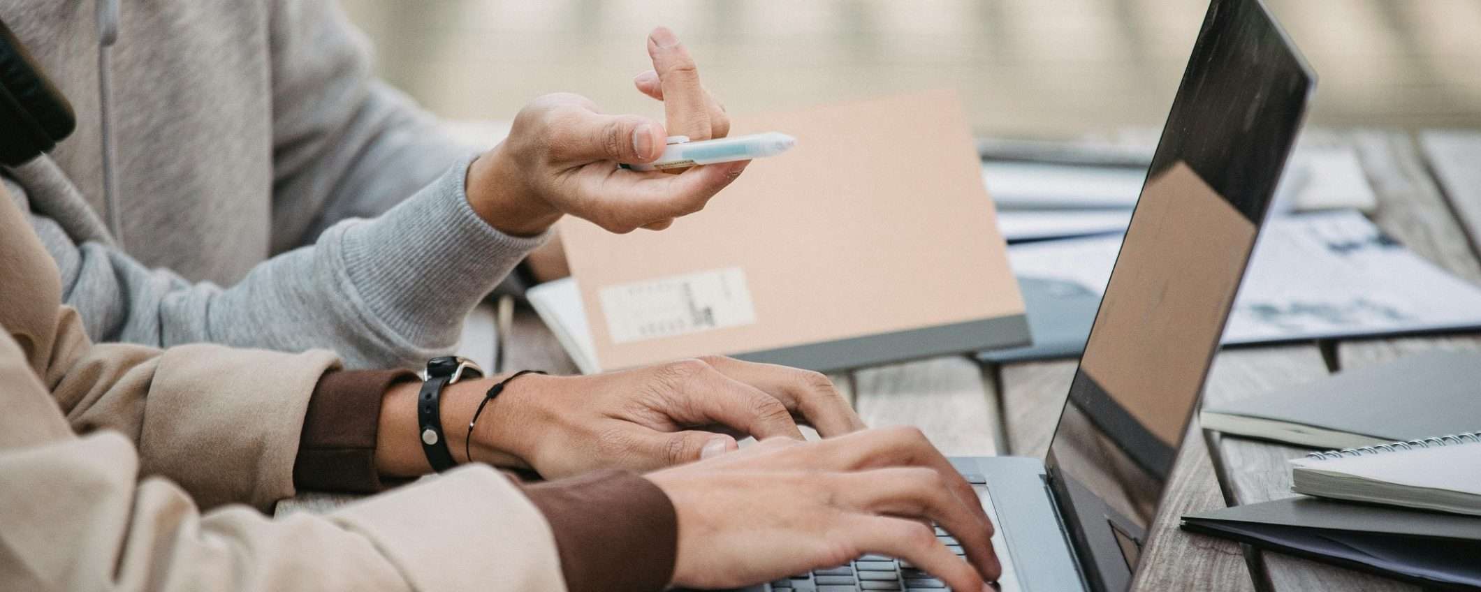 La miglior VPN da usare all'estero è in offerta: -49% per ExpressVPN