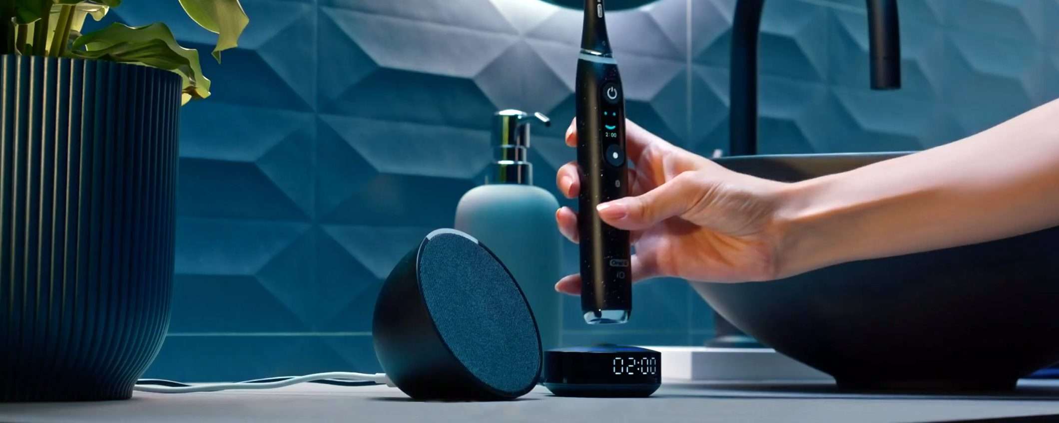 Oral-B, regalo di Natale: 166€ di sconto ed Echo Pop in omaggio