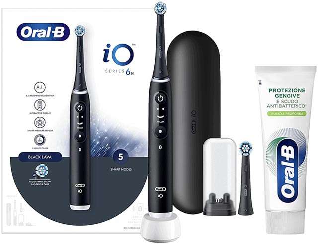 Lo spazzolino elettrico Oral-B iO6 con il dentifricio Protezione Gengive e Scudo Antibatterico Pulizia Profonda